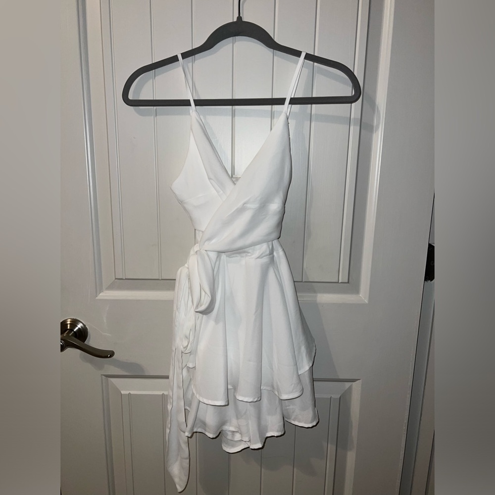 Francesca’s white dress (NWT) 🤍✨